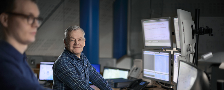 VEKS' driftscentral, driftsmestre på vagt: Jonathan Egebøl og Peder Ekelin